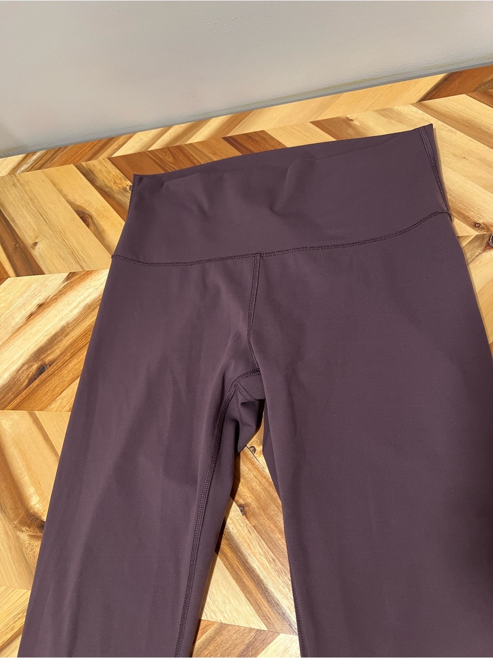 LULULEMON Wunder Under Crop 21” Leggings Size 8 Black Currant Purple MSRP $88 - Picture 2 of 8
